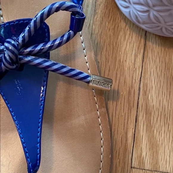 Tommy Hilfiger TW Silmaly Thong Style Patent Leather Strap Blue Sandals Size 7 - Picture 5 of 8